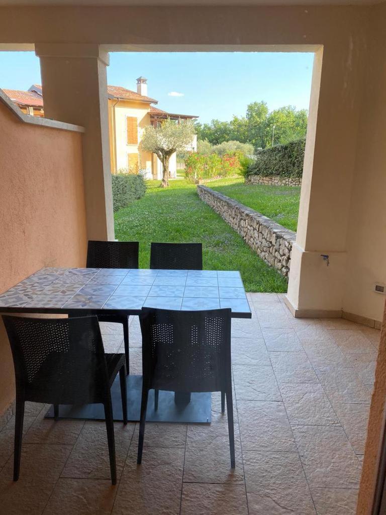 The Flowers - Apartments With Private Garden In Residence With Pool Manerba del Garda Exterior photo