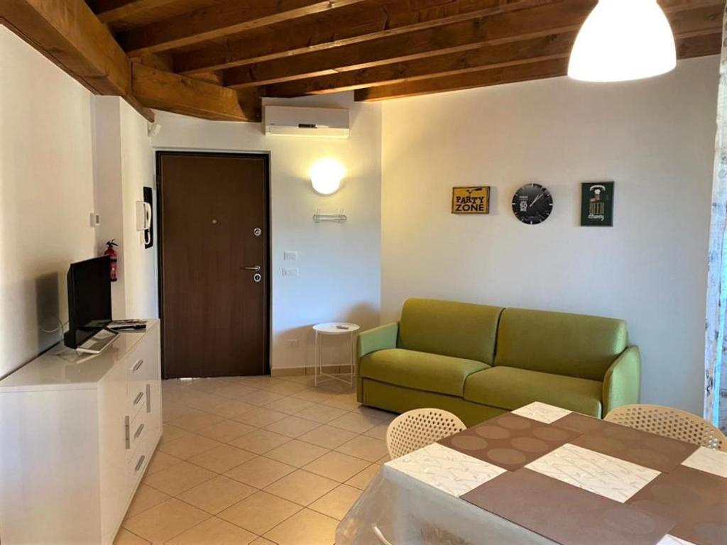 The Flowers - Apartments With Private Garden In Residence With Pool Manerba del Garda Exterior photo