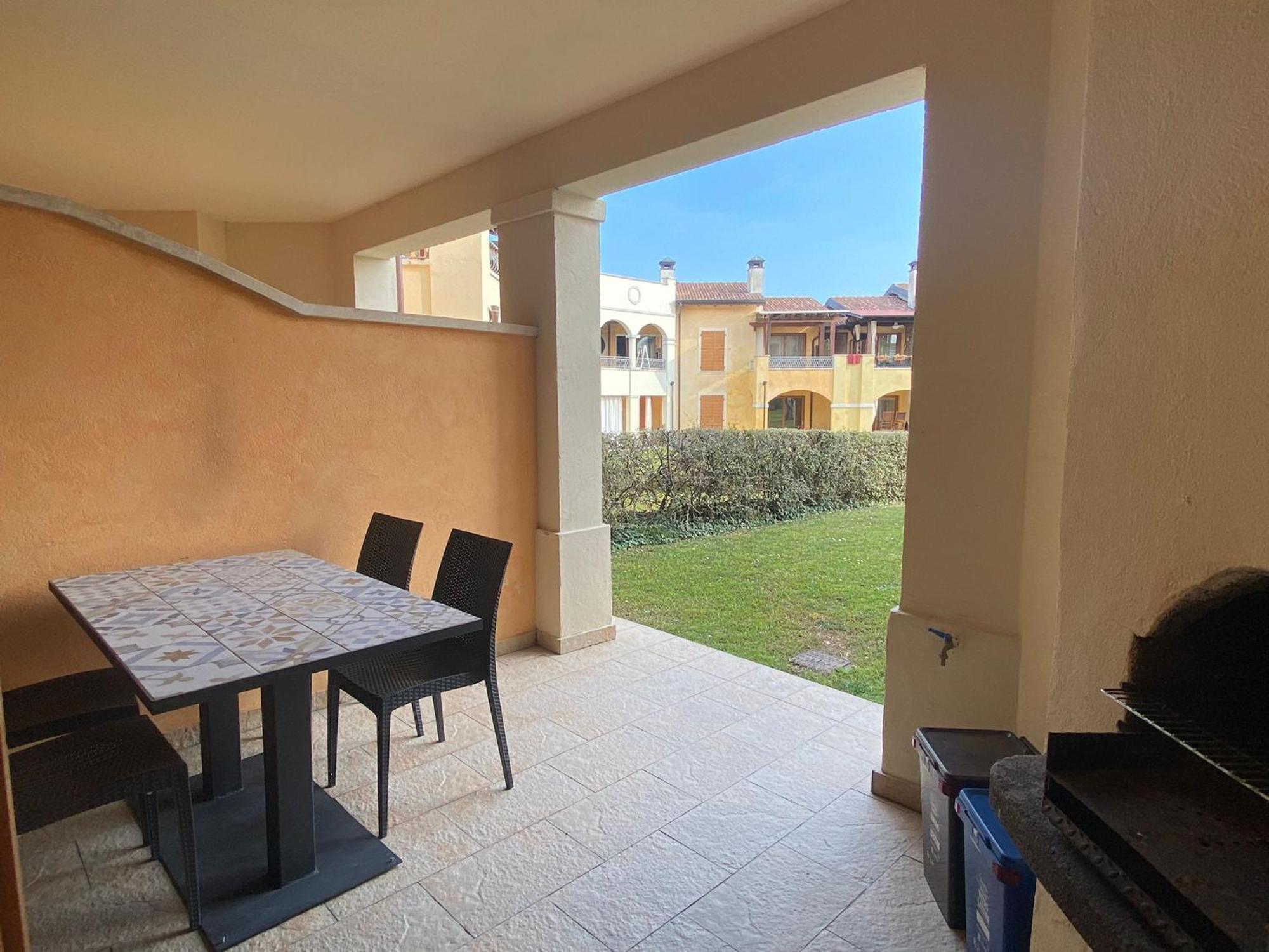 The Flowers - Apartments With Private Garden In Residence With Pool Manerba del Garda Exterior photo