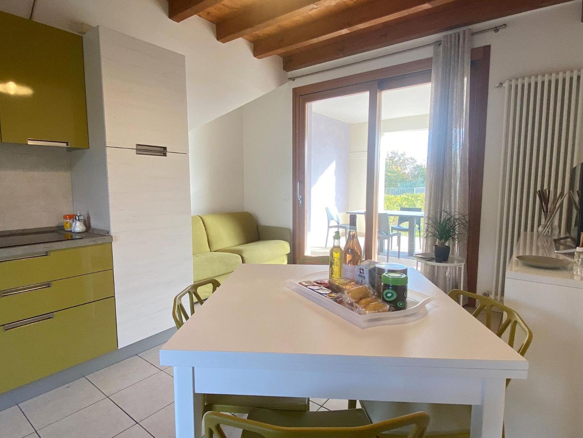 The Flowers - Apartments With Private Garden In Residence With Pool Manerba del Garda Exterior photo