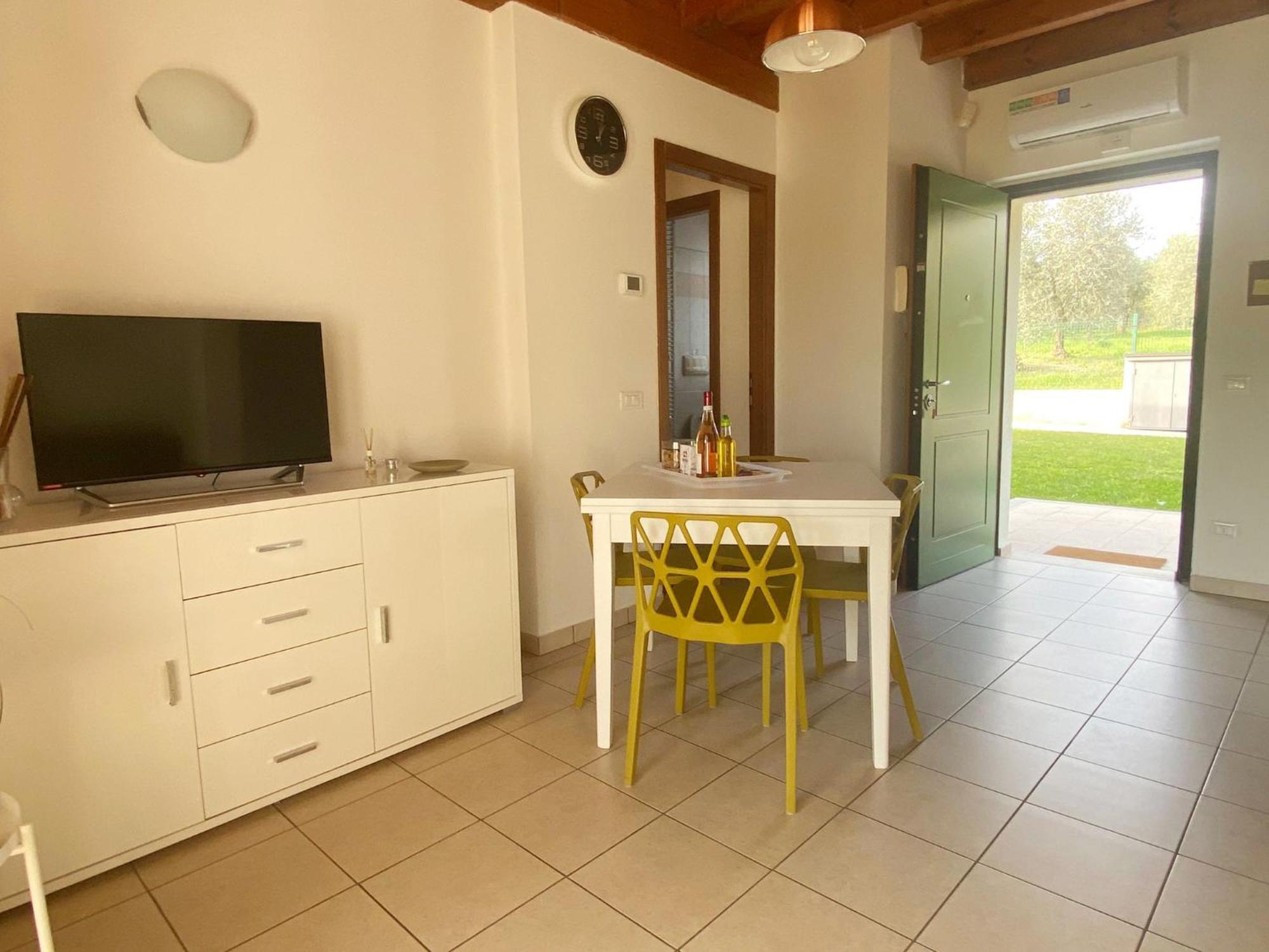 The Flowers - Apartments With Private Garden In Residence With Pool Manerba del Garda Exterior photo