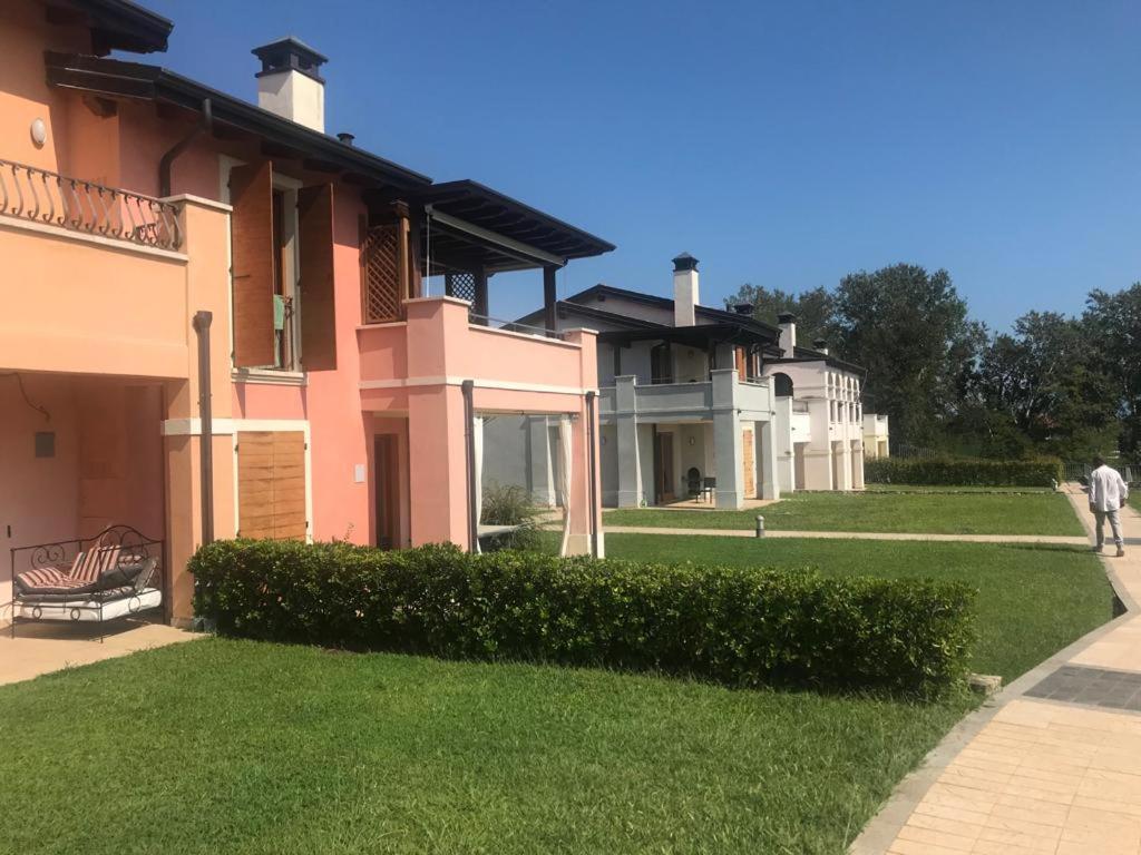 The Flowers - Apartments With Private Garden In Residence With Pool Manerba del Garda Exterior photo