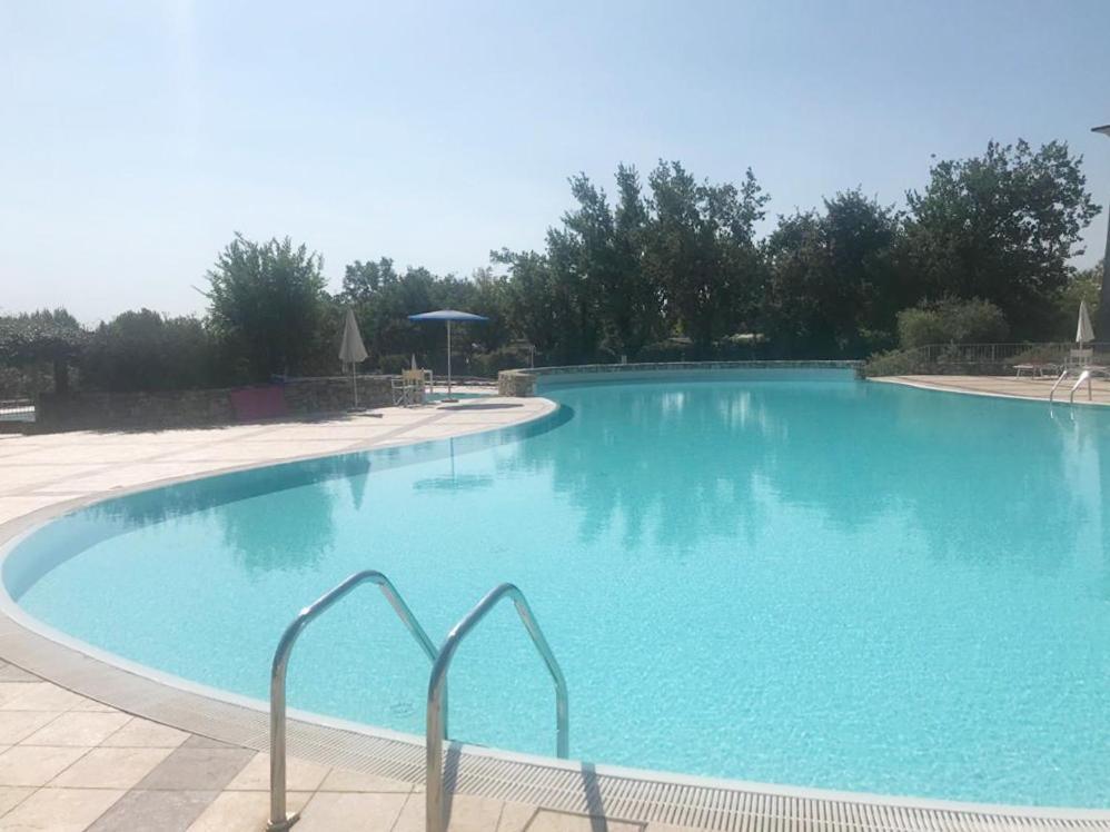 The Flowers - Apartments With Private Garden In Residence With Pool Manerba del Garda Exterior photo